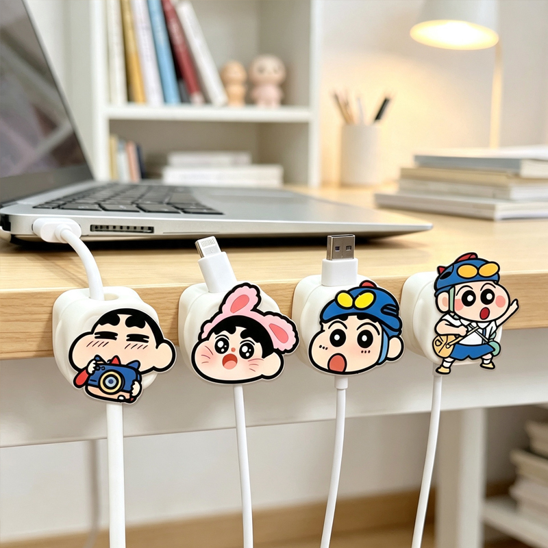 Magnetic Charging Cable - ที่เก็บสายแม่เหล็ก คาวาอี้ เครยอน ชินจัง ที่จัดระเบียบสายไฟบนโต๊ะ ที่หนีบสายชาร์จ